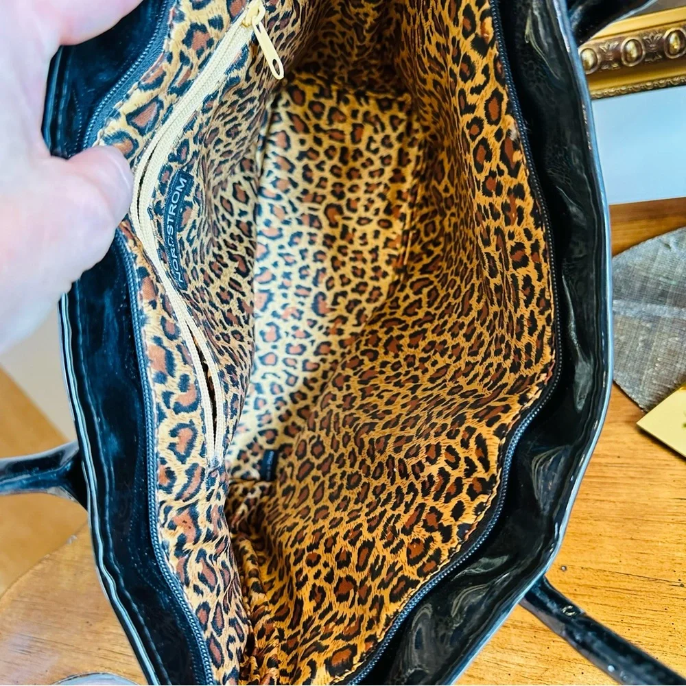 NORDSTROMS QUILTED PATTERN PLEATHER TOTE BAG 12”H - 16”W - 4 1/2”D Great Cond - Picture 5 of 12